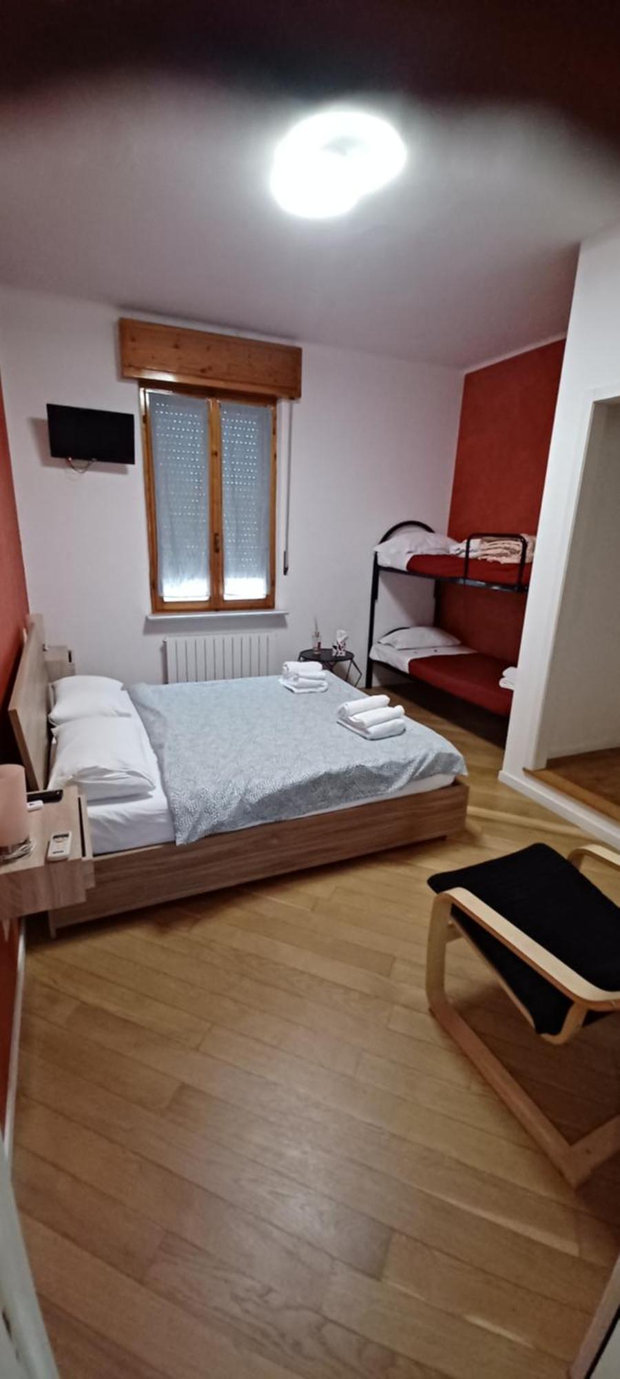Апартаменты Maruffi 17 Zona Clinica Bilocali Пьяченца Номер фото